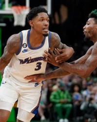 伟德体育-比尔手感冰凉奇才得分未破百！绿军防守终于反弹