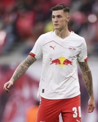 记者：不能忽视曼联签下塞斯科的可能性，去年曼联就想引进他